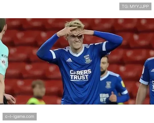 伊普斯维奇签下库克，阵容实力大增，新赛季表现备受期待