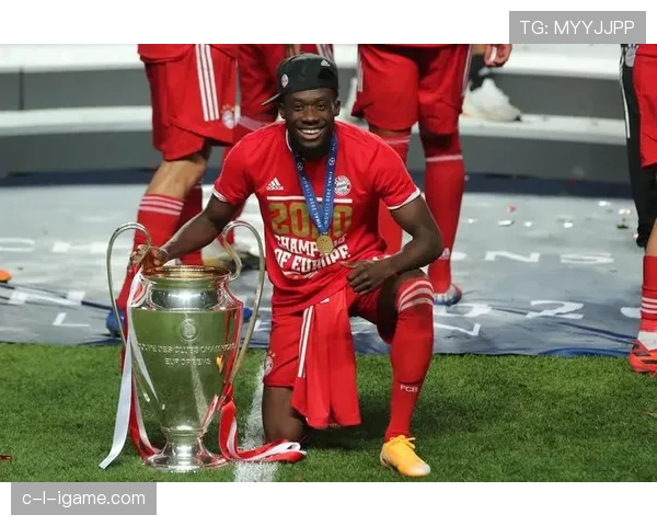 戴维斯在拜仁角色升级，迎来新赛季更多防守责任，表现备受期待