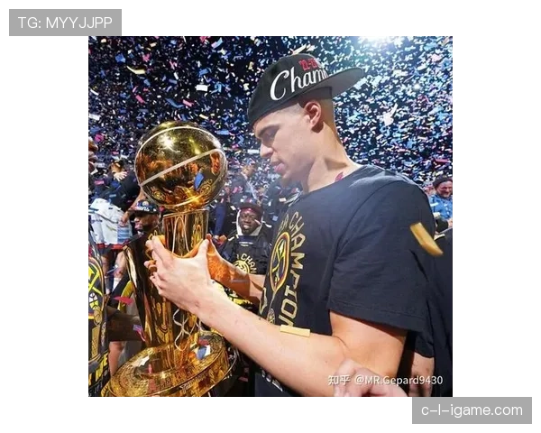 迈克尔·波特利用无球跑动提升三分命中率，拉开进攻空间明显超过队友