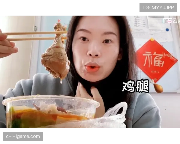 傅园慧又在泳池边啃鸡腿了？这训练餐也太真实了吧