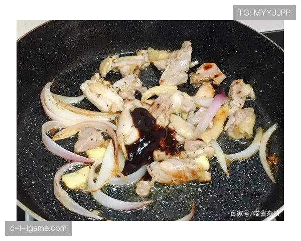 唐佳豪训练完直接啃鸡腿？这自律程度真的震住我了